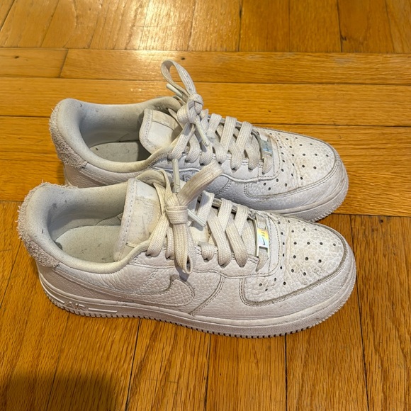 white nike air force 1 size 4